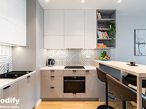 Małe mieszkanie na Bemowie 38m2 - Kuchnia, styl nowoczesny - zdjęcie od MODIFY - Architektura Wnętrz