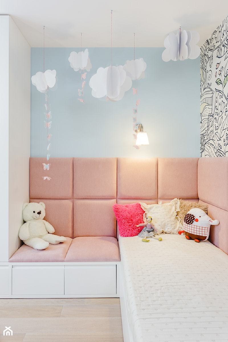 Apartament na Ursynowie 110m2 - Średni biały niebieski pokój dziecka dla dziecka dla dziewczynki, styl nowoczesny - zdjęcie od MODIFY - Architektura Wnętrz