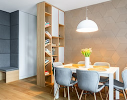 Mieszkanie 60m2 Warszawa (Włochy) - Mała beżowa jadalnia, styl nowoczesny - zdjęcie od MODIFY - Architektura Wnętrz - Homebook