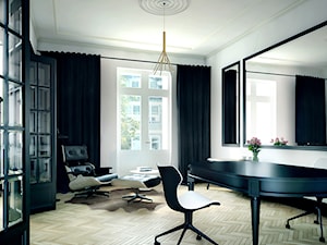 Luksusowy apartament w kamienicy - Średni biały salon, styl tradycyjny - zdjęcie od Boho Studio