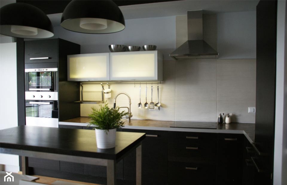 Nowoczesne czarno-białe - Kuchnia, styl nowoczesny - zdjęcie od NOLKplan - Homebook