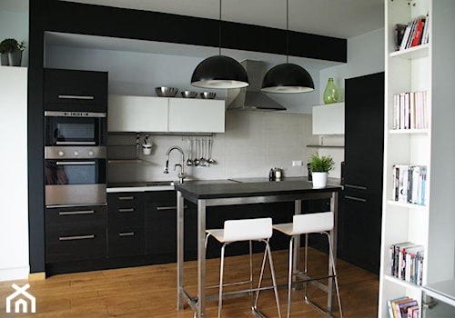 Nowoczesne czarno-białe - Średnia szara jadalnia w kuchni, styl nowoczesny - zdjęcie od NOLKplan