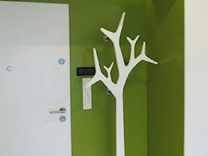 Nowoczesne mieszkanie z motywem drzewa - Hol / przedpokój, styl nowoczesny - zdjęcie od NOLKplan