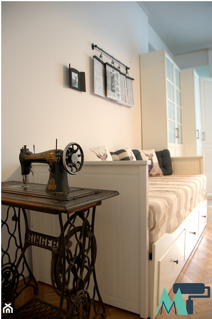 Klasyczny salon - Mały biały salon, styl skandynawski - zdjęcie od Mieszkaniowe Metamorfozy - Homebook