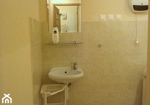 Stara łazienka, przed metamorfozą - zdjęcie od Mieszkaniowe Metamorfozy