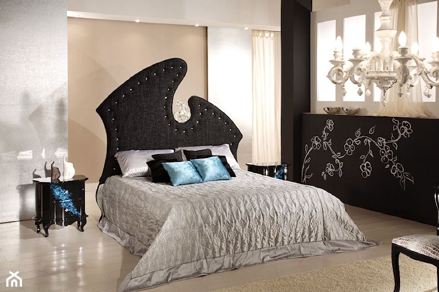 Styl włoski - Średnia beżowa czarna szara sypialnia, styl glamour - zdjęcie od RAD-POL