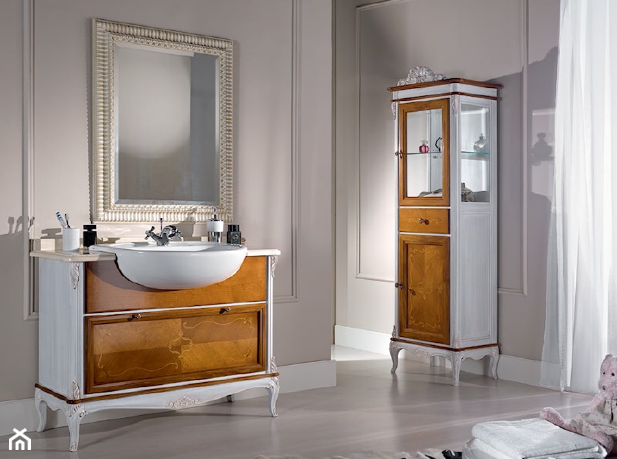 Meble do łazienki - Średnia z lustrem łazienka z oknem, styl tradycyjny - zdjęcie od RAD-POL