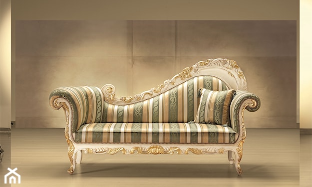 sofa barokowa z eleganckim wykończeniem
