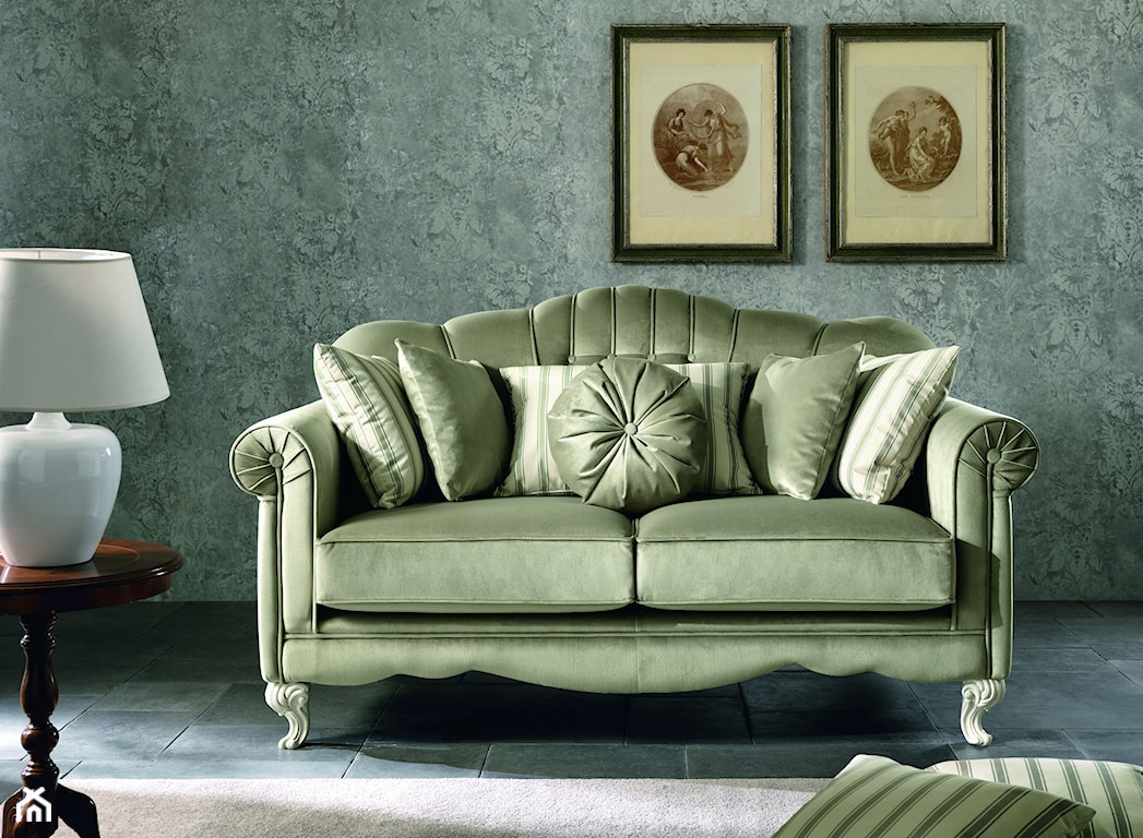 Zielona sofa w stylu klasycznym, elegancka sofa, sofa do salonu w stylu klasycznym