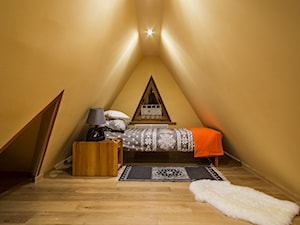 Dom Malina, Zakopane - Mała żółta sypialnia na poddaszu, styl tradycyjny - zdjęcie od www.tatrytop.pl