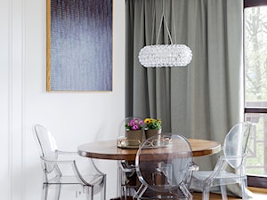 Mieszkanie - Stare Włochy - Mała biała jadalnia w salonie, styl glamour - zdjęcie od Izabela Rydygier Architektura Wnętrz