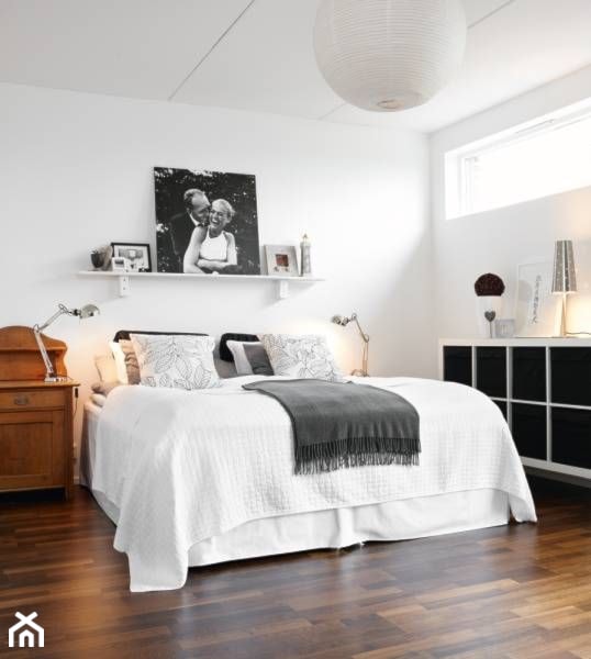 Półki nad łóżkiem - jak je wykorzystać i jak je udekorować? - zdjęcie od cleo-inspire - Homebook