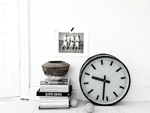 Stojące zegary - minimalizm współczesnego projektu.