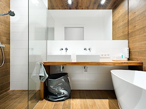 szeregówka po duńsku - Średnia bez okna z lustrem z dwoma umywalkami łazienka, styl skandynawski - zdjęcie od RedCubeDesign projektowanie wnętrz