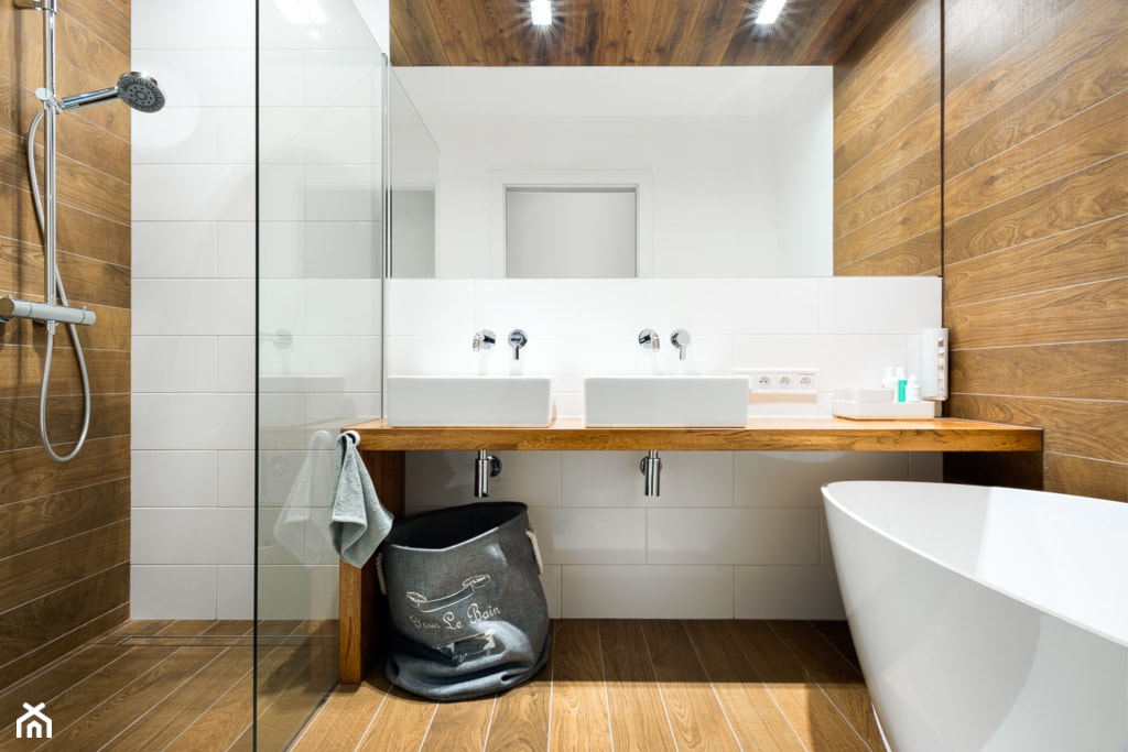 szeregówka po duńsku - Średnia bez okna z lustrem z dwoma umywalkami łazienka, styl skandynawski - zdjęcie od RedCubeDesign projektowanie wnętrz - Homebook