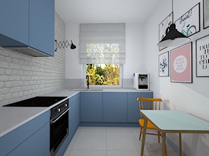 mieszkanie w kamienicy - Mała zamknięta z salonem biała z zabudowaną lodówką z nablatowym zlewozmywakiem kuchnia w kształcie litery l z oknem, styl nowoczesny - zdjęcie od RedCubeDesign projektowanie wnętrz