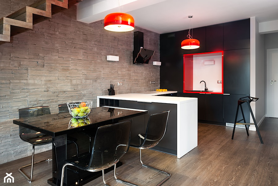 Średnia czarna szara jadalnia w kuchni, styl nowoczesny - zdjęcie od RedCubeDesign projektowanie wnętrz