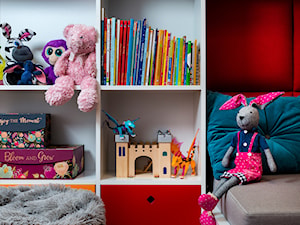 sypialnia w kuchni - Mały pokój dziecka dla dziewczynki, styl nowoczesny - zdjęcie od RedCubeDesign projektowanie wnętrz