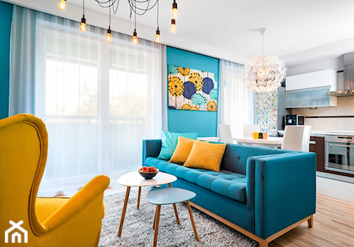 metamorfoza salonu i sypialni - Mały niebieski salon z kuchnią z jadalnią, styl nowoczesny - zdjęcie od RedCubeDesign projektowanie wnętrz