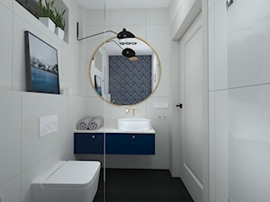 klasyka z nutką granatu - Mała bez okna z lustrem z punktowym oświetleniem łazienka, styl tradycyjny - zdjęcie od RedCubeDesign projektowanie wnętrz