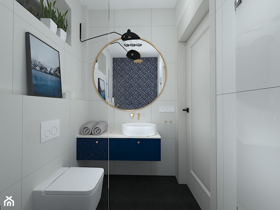klasyka z nutką granatu - Mała bez okna z lustrem z punktowym oświetleniem łazienka, styl tradycyjny - zdjęcie od RedCubeDesign projektowanie wnętrz