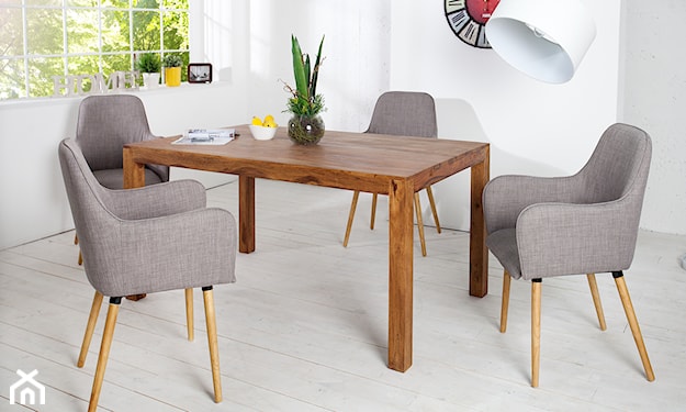 szare krzesła, drewniany stół