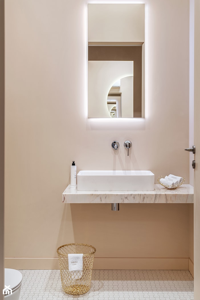 Klinika medycyny estetycznej - Veoli Clinic - Mała bez okna z lustrem łazienka, styl glamour - zdjęcie od Dobra Forma - Homebook