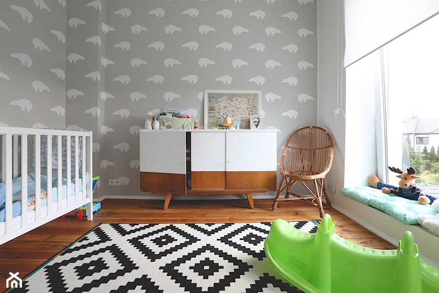 BIAŁE BLIŹNIAKI - Średni biały szary pokój dziecka dla niemowlaka dla chłopca dla dziewczynki, styl vintage - zdjęcie od NA NO WO ARCHITEKCI