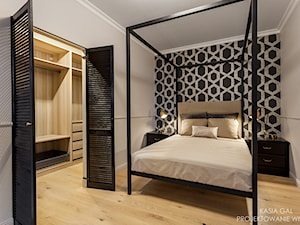 Dwa pokoje z dużą garderobą w ponadczasowym stylu - Mała szara sypialnia, styl nowoczesny - zdjęcie od Kasia Gal