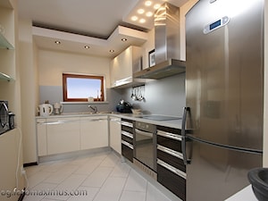 zdjęcie pomieszczenia kuchennego w mieszkaniu - zdjęcie od fotomaximus