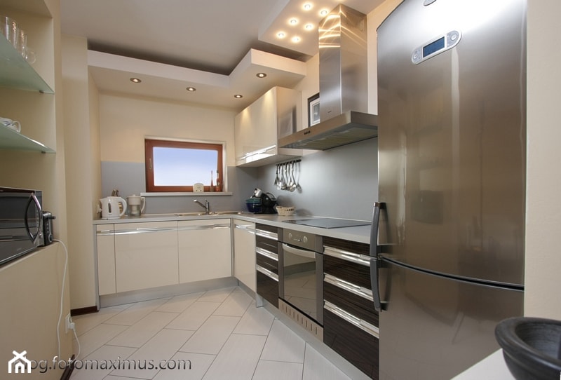 zdjęcie pomieszczenia kuchennego w mieszkaniu - zdjęcie od fotomaximus