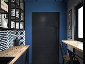 biuro w stylu industrialnym - Średnia zamknięta niebieska szara z zabudowaną lodówką z nablatowym zlewozmywakiem kuchnia jednorzędowa z oknem, styl industrialny - zdjęcie od Totius Studio