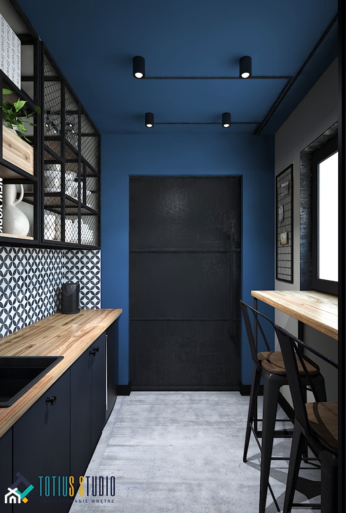 biuro w stylu industrialnym - Średnia zamknięta niebieska szara z zabudowaną lodówką z nablatowym zlewozmywakiem kuchnia jednorzędowa z oknem, styl industrialny - zdjęcie od Totius Studio - Homebook