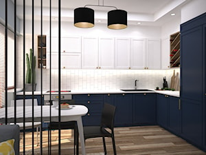 Kolory w mieszkaniu - Średnia otwarta z zabudowaną lodówką z podblatowym zlewozmywakiem kuchnia z granatowymi frontami w kształcie litery l z oknem, styl nowoczesny - zdjęcie od Totius Studio