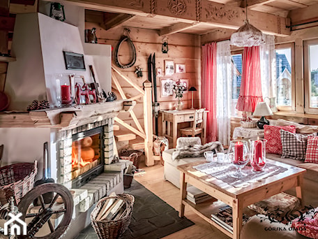 Aranżacje wnętrz - Salon: Chalet Nr 1 - Mniszkowy Zapiecek - Mały biały brązowy salon, styl rustykalny - Górska Osada - Luxury Chalets in Tatra Mountains. Przeglądaj, dodawaj i zapisuj najlepsze zdjęcia, pomysły i inspiracje designerskie. W bazie mamy już prawie milion fotografii!