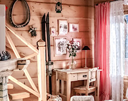 Chalet Nr 1 - Mniszkowy Zapiecek - Mały brązowy salon, styl rustykalny - zdjęcie od Górska Osada - Luxury Chalets in Tatra Mountains - Homebook