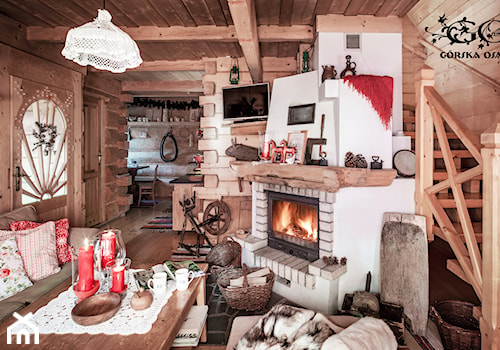 Chalet Nr 1 - Mniszkowy Zapiecek - Mały biały brązowy salon, styl rustykalny - zdjęcie od Górska Osada - Luxury Chalets in Tatra Mountains