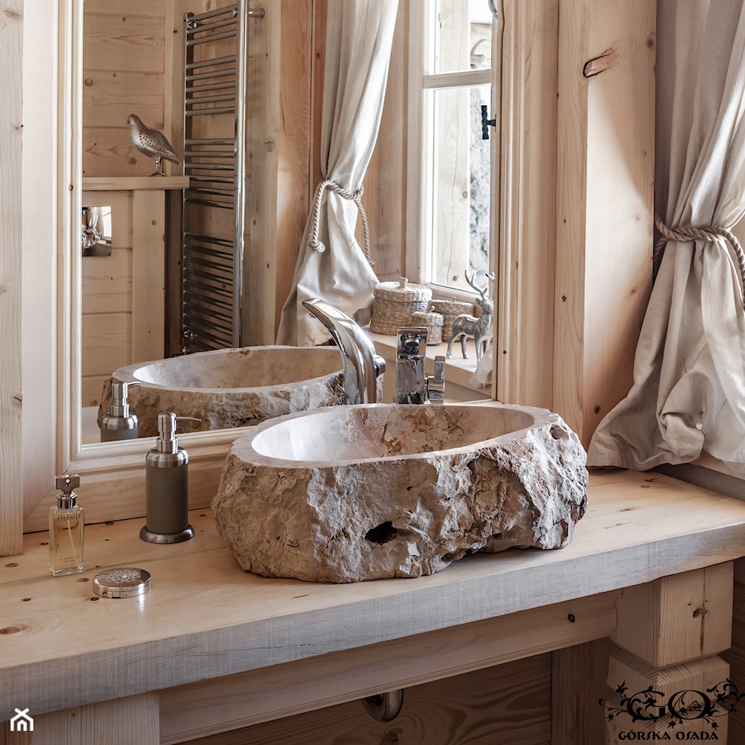 Chalet Nr 4 - Ornacki - Mała średnia łazienka z oknem, styl rustykalny - zdjęcie od Górska Osada - Luxury Chalets in Tatra Mountains - Homebook