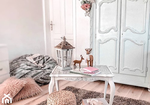 Inspiracje - Mała biała sypialnia, styl vintage - zdjęcie od Dywany Łuszczów