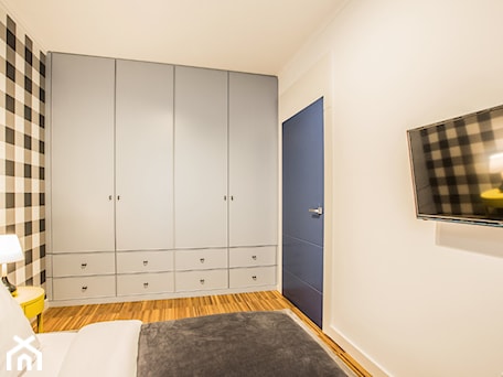 Aranżacje wnętrz - Sypialnia: Pierwszy apartament ul. Bagno 2 - Oles Project Sp. z o.o. Remonty i Wykończenia. Przeglądaj, dodawaj i zapisuj najlepsze zdjęcia, pomysły i inspiracje designerskie. W bazie mamy już prawie milion fotografii!