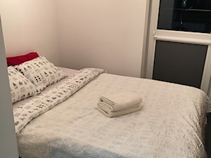 MAŁY APARTAMENT - Sypialnia - zdjęcie od HDByAnn