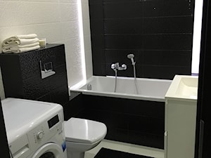 MAŁY APARTAMENT - Mała bez okna z pralką / suszarką łazienka, styl nowoczesny - zdjęcie od HDByAnn