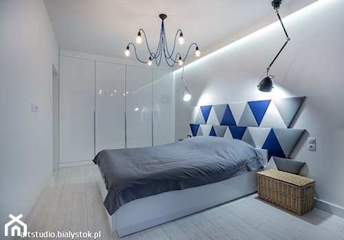 z elementami stylu industrialnego - Średnia biała sypialnia, styl industrialny - zdjęcie od MANUstudio • projektowanie wnętrz
