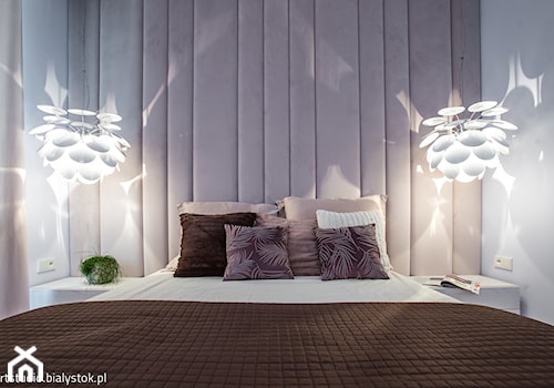 naturalnie...realizacja 2014 - Mała szara z panelami tapicerowanymi sypialnia, styl nowoczesny - zdjęcie od MANUstudio • projektowanie wnętrz