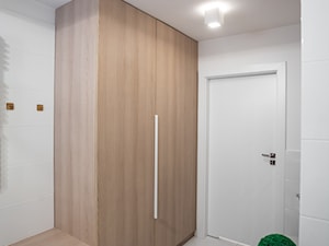Realizacja projektu/jasno i przestrzennie - Mała bez okna z punktowym oświetleniem łazienka, styl skandynawski - zdjęcie od MANUstudio • projektowanie wnętrz