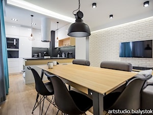 w stylu skandynawskim - Średnia biała jadalnia w salonie w kuchni, styl skandynawski - zdjęcie od MANUstudio • projektowanie wnętrz