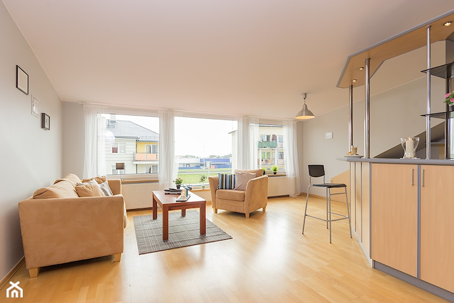 Mieszkanie w Gdyni - Salon, styl tradycyjny - zdjęcie od DOMOWE ZMIANY. HOME STAGING. Tomasz Ziemann