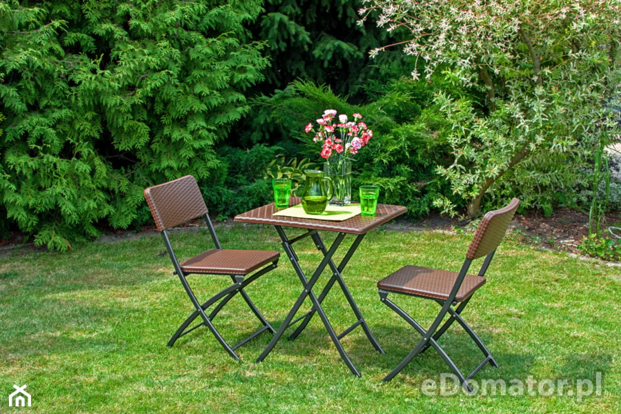 Zestaw mebli cateringowych stół kwadratowy + 2 krzesła - zdjęcie od eDomator.pl - Homebook