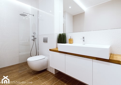 Dom w Rąbie · Realizacja - Średnia duża bez okna łazienka, styl nowoczesny - zdjęcie od WOJSZ studio