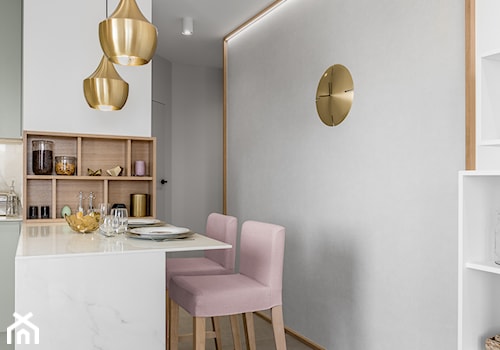 Mieszkanie w Gdańsku · Realizacja - Z salonem biała kuchnia z wyspą lub półwyspem, styl nowoczesny - zdjęcie od WOJSZ studio